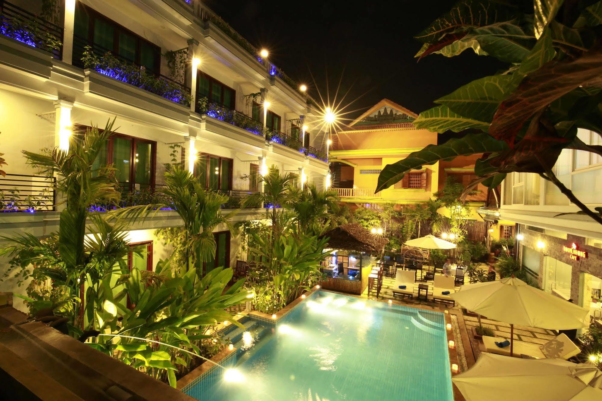 Chheng Hotel 4*